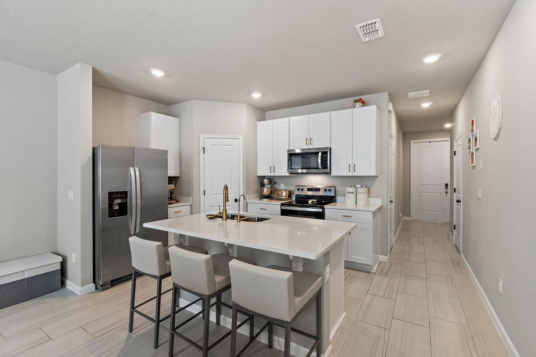 For Sale: $425,000 (3 beds, 2 baths, 1454 Square Feet)