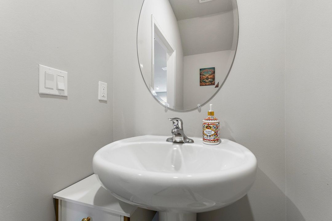 For Sale: $425,000 (3 beds, 2 baths, 1454 Square Feet)