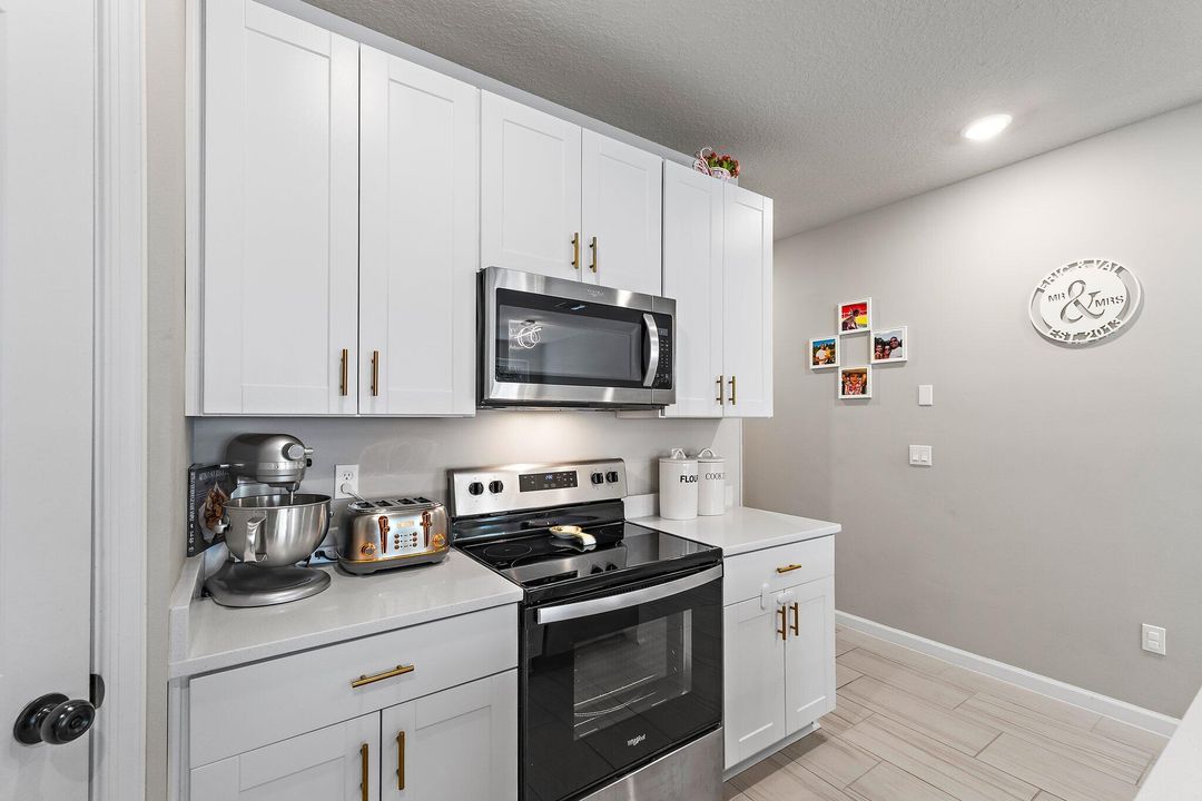 For Sale: $425,000 (3 beds, 2 baths, 1454 Square Feet)