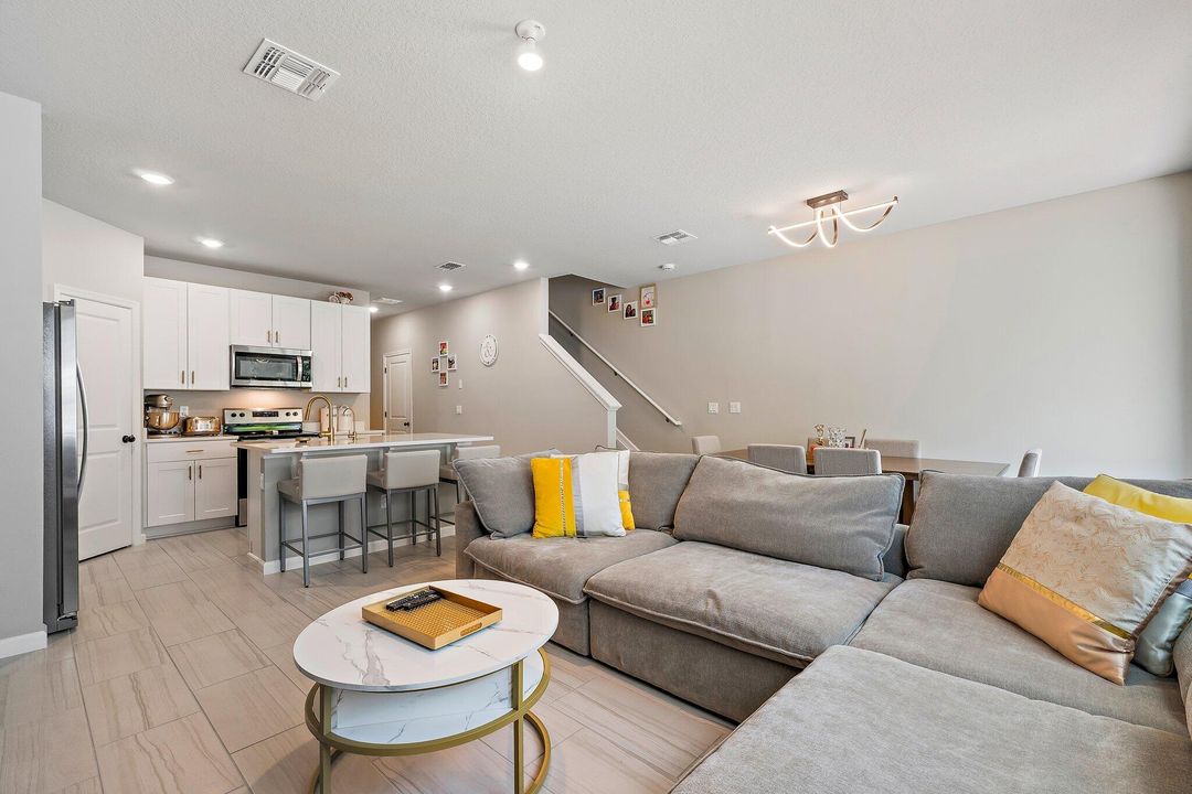 For Sale: $425,000 (3 beds, 2 baths, 1454 Square Feet)