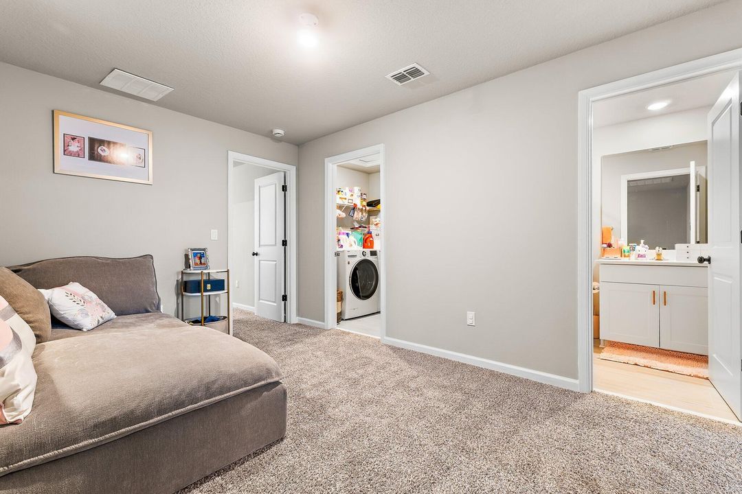 For Sale: $425,000 (3 beds, 2 baths, 1454 Square Feet)