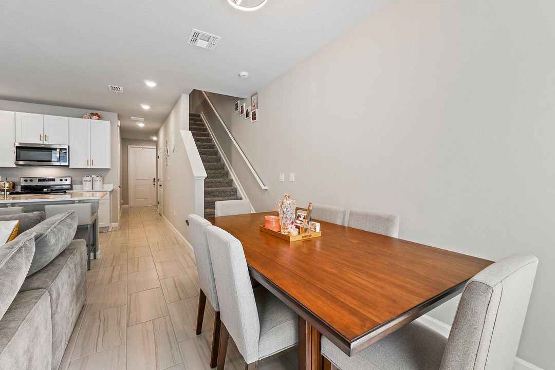 For Sale: $425,000 (3 beds, 2 baths, 1454 Square Feet)