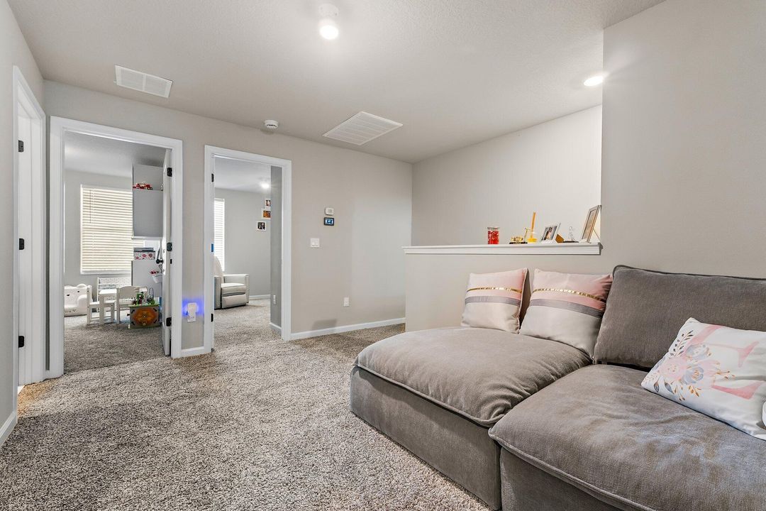 For Sale: $425,000 (3 beds, 2 baths, 1454 Square Feet)