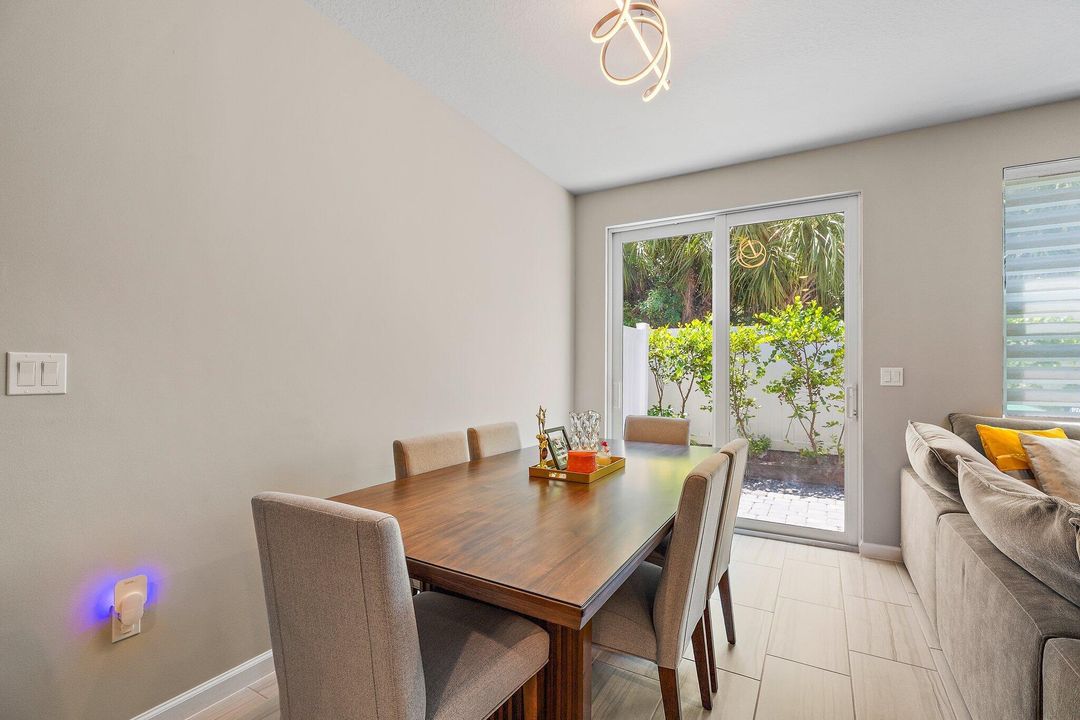 For Sale: $425,000 (3 beds, 2 baths, 1454 Square Feet)