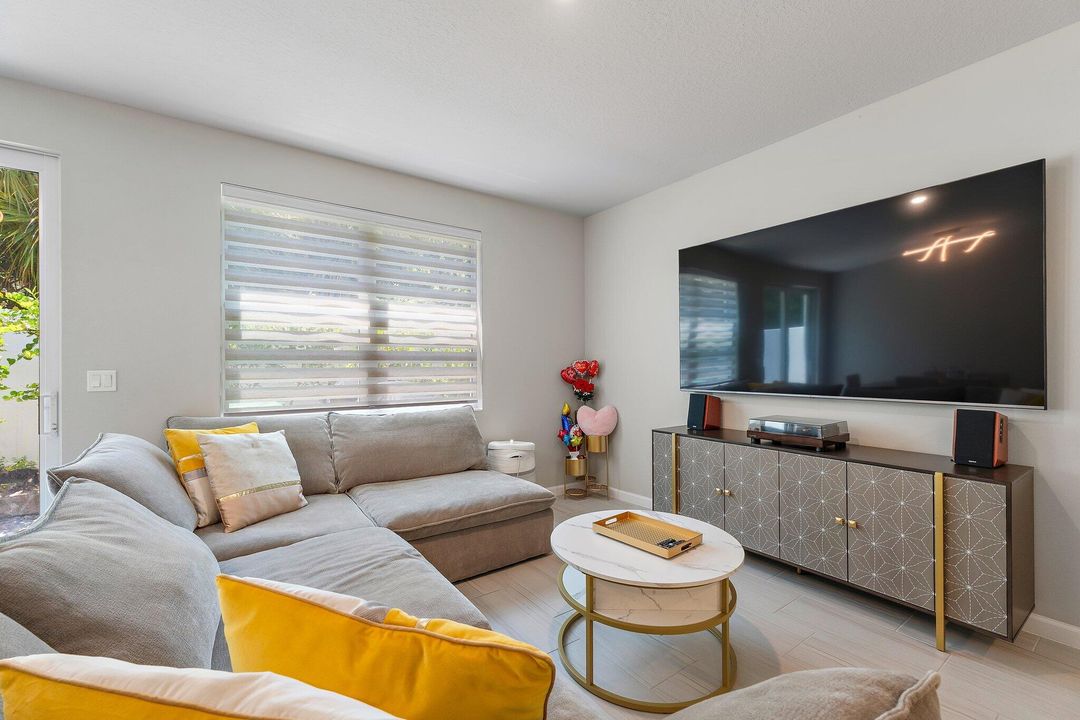 For Sale: $425,000 (3 beds, 2 baths, 1454 Square Feet)