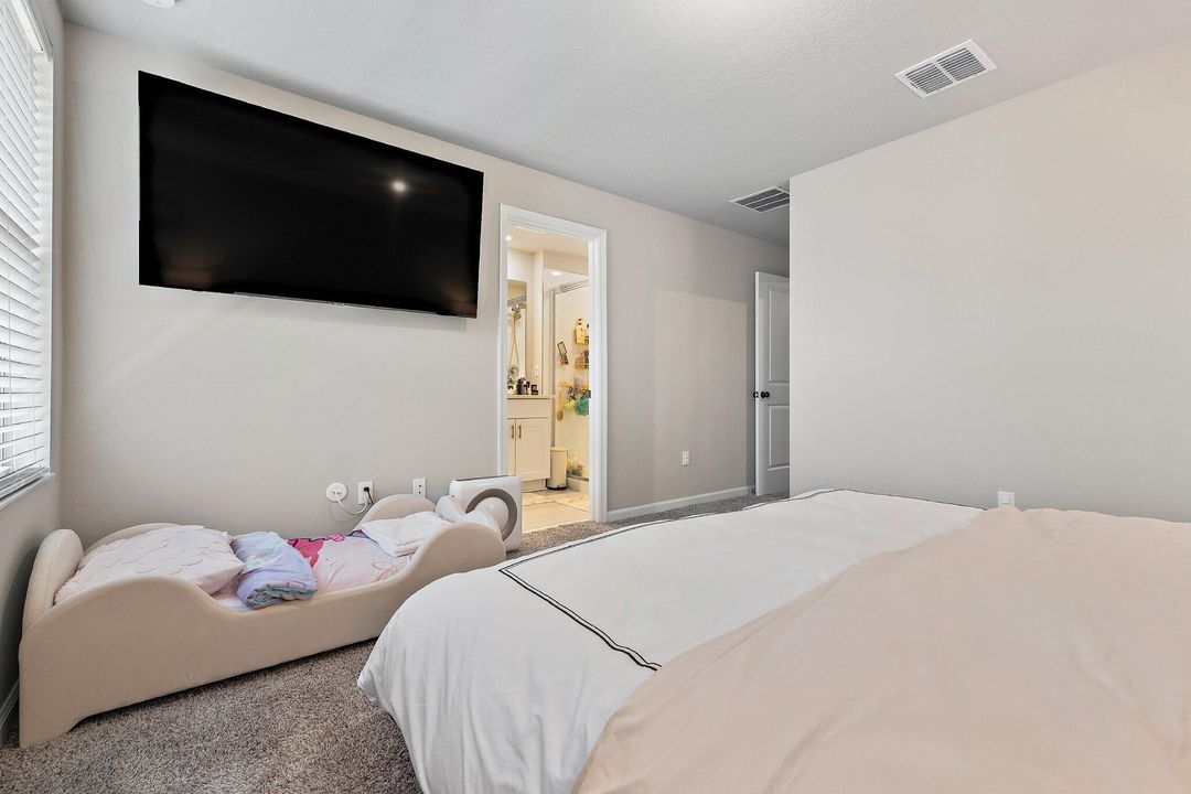 For Sale: $425,000 (3 beds, 2 baths, 1454 Square Feet)