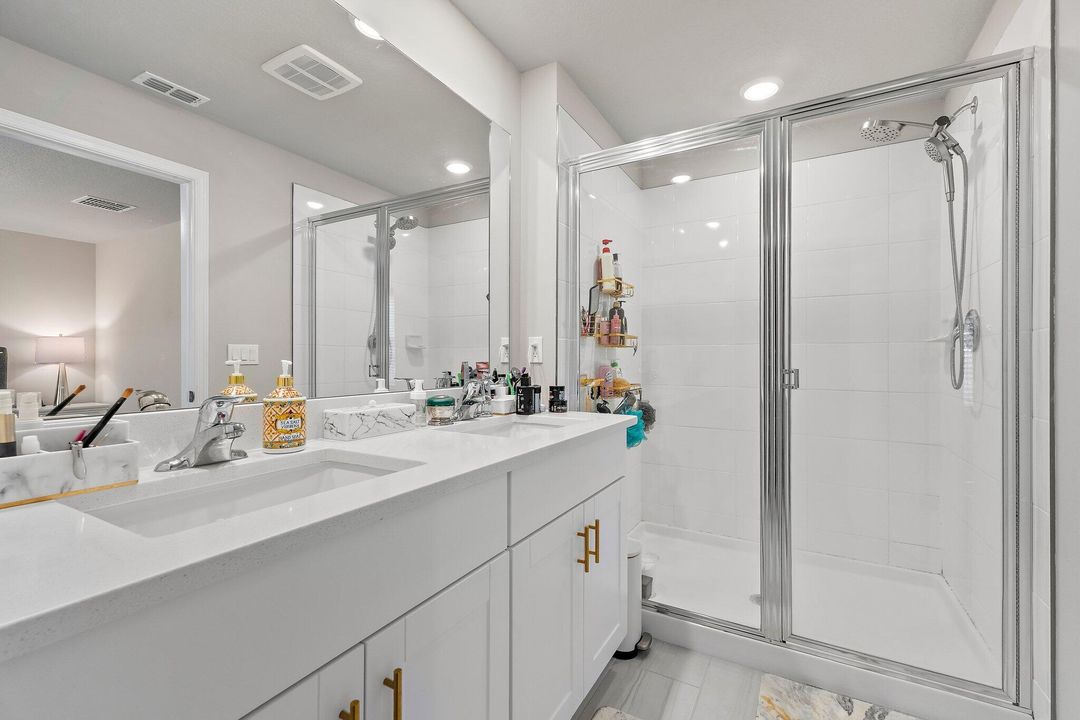 For Sale: $425,000 (3 beds, 2 baths, 1454 Square Feet)