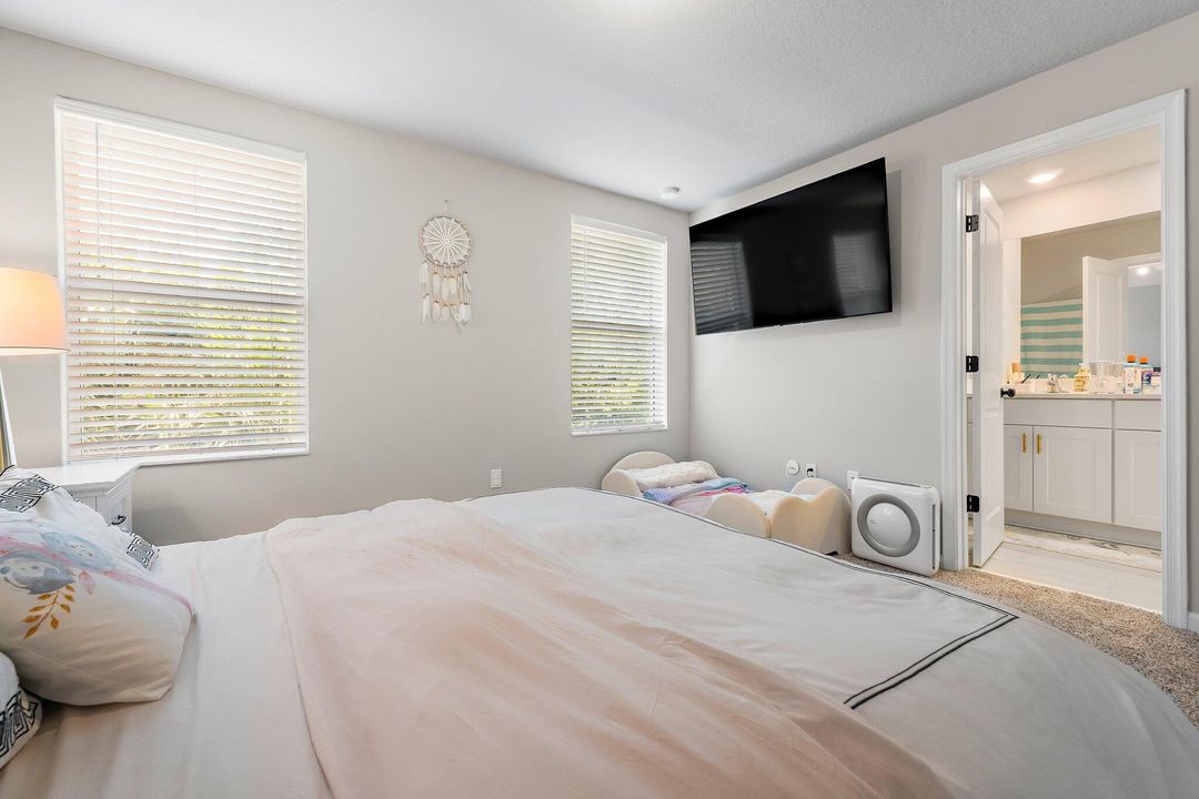 For Sale: $425,000 (3 beds, 2 baths, 1454 Square Feet)