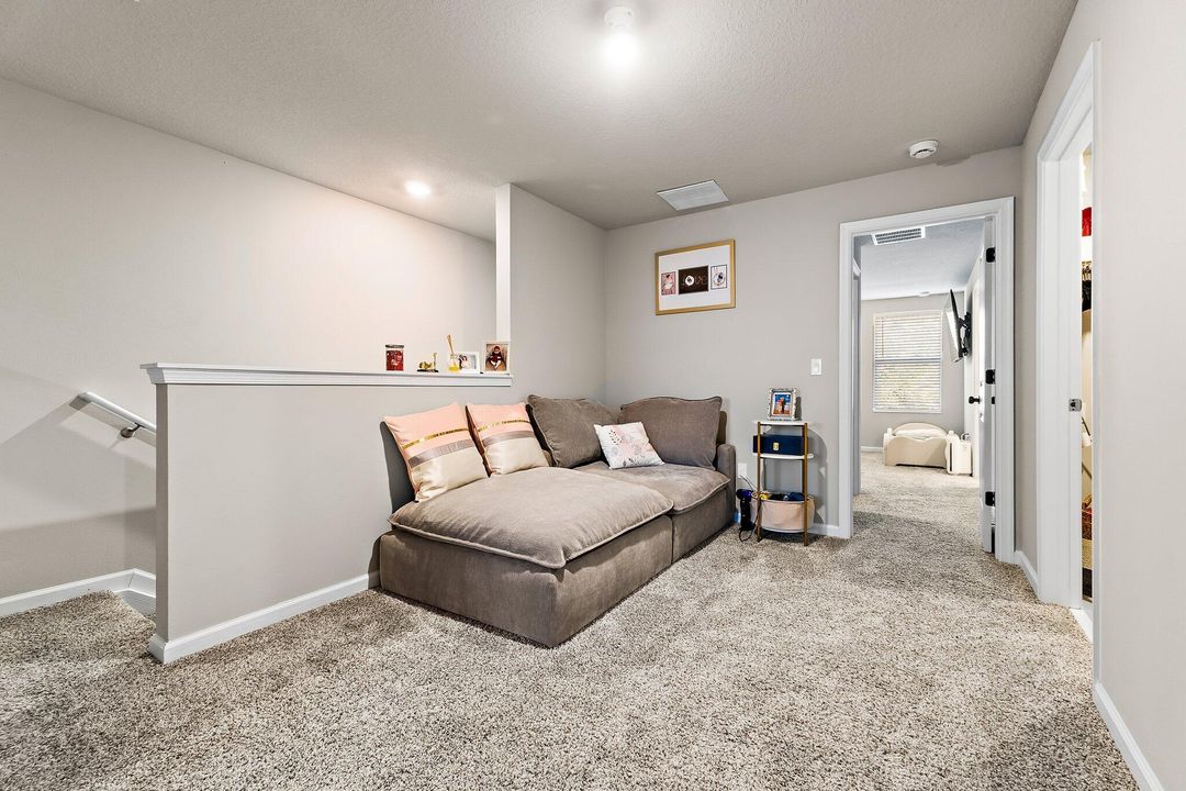 For Sale: $425,000 (3 beds, 2 baths, 1454 Square Feet)