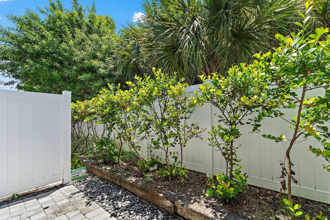 For Sale: $425,000 (3 beds, 2 baths, 1454 Square Feet)