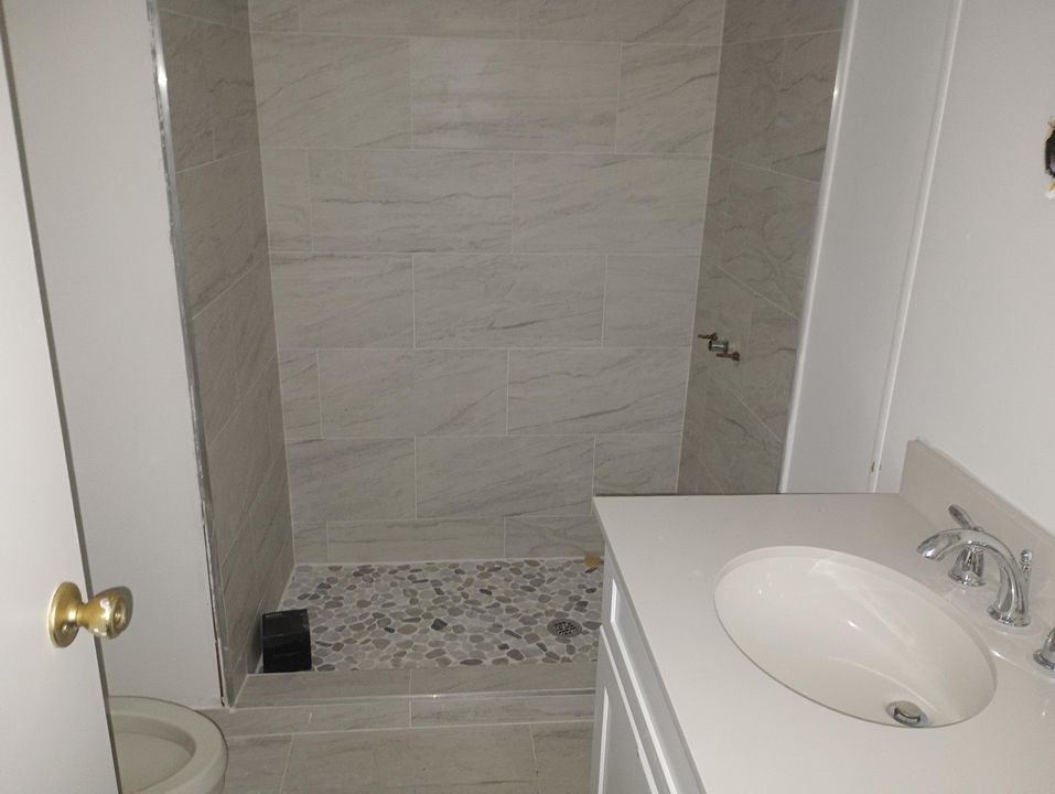 На продажу: $130,000 (2 спален, 1 ванн, 1100 Квадратных фут)