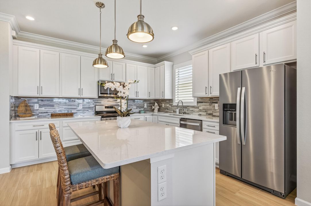 Под контрактом: $625,000 (2 спален, 2 ванн, 1670 Квадратных фут)