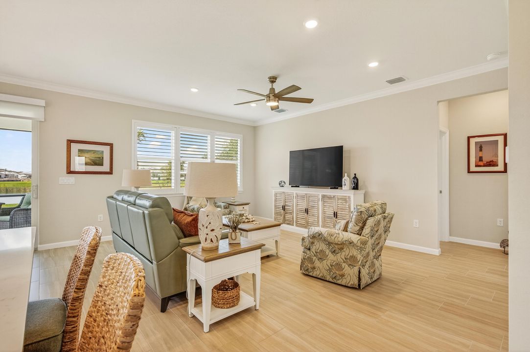 Под контрактом: $625,000 (2 спален, 2 ванн, 1670 Квадратных фут)