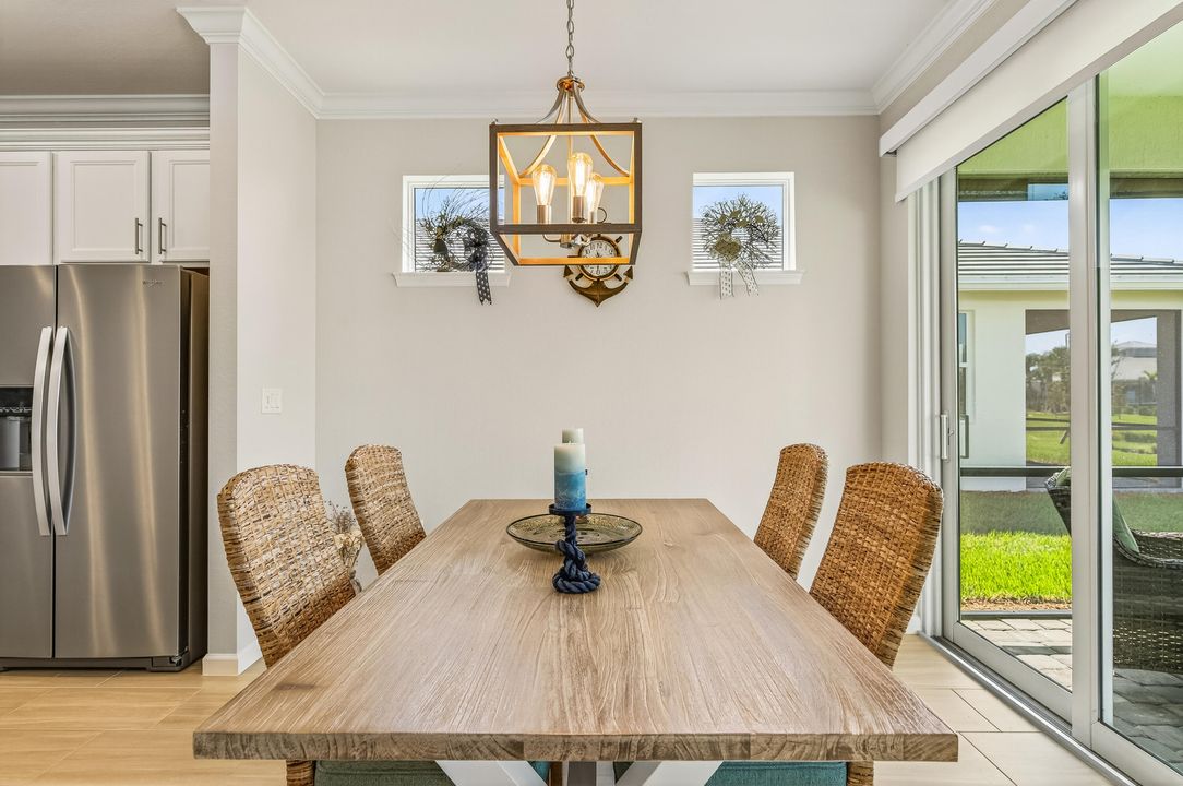 Под контрактом: $625,000 (2 спален, 2 ванн, 1670 Квадратных фут)