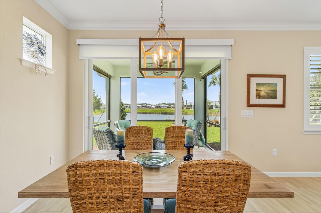 Под контрактом: $625,000 (2 спален, 2 ванн, 1670 Квадратных фут)