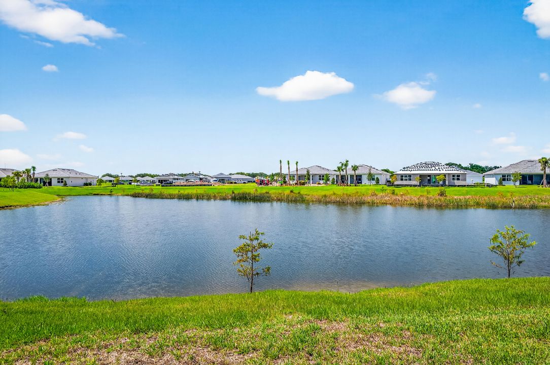 Под контрактом: $625,000 (2 спален, 2 ванн, 1670 Квадратных фут)