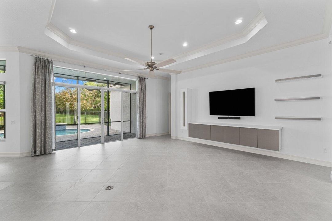 For Rent: $6,500 (4 beds, 4 baths, 2715 Square Feet)