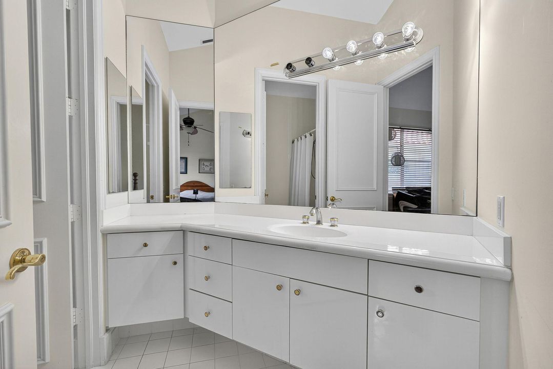 For Sale: $1,750,000 (4 beds, 4 baths, 3797 Square Feet)