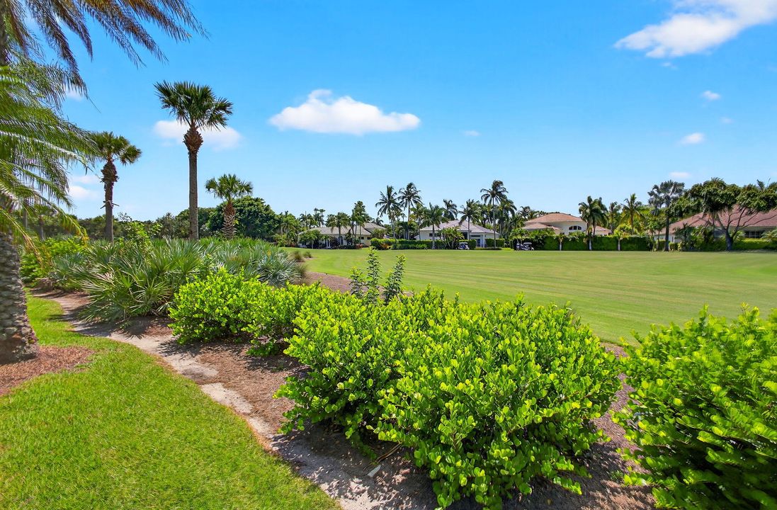 For Sale: $1,750,000 (4 beds, 4 baths, 3797 Square Feet)