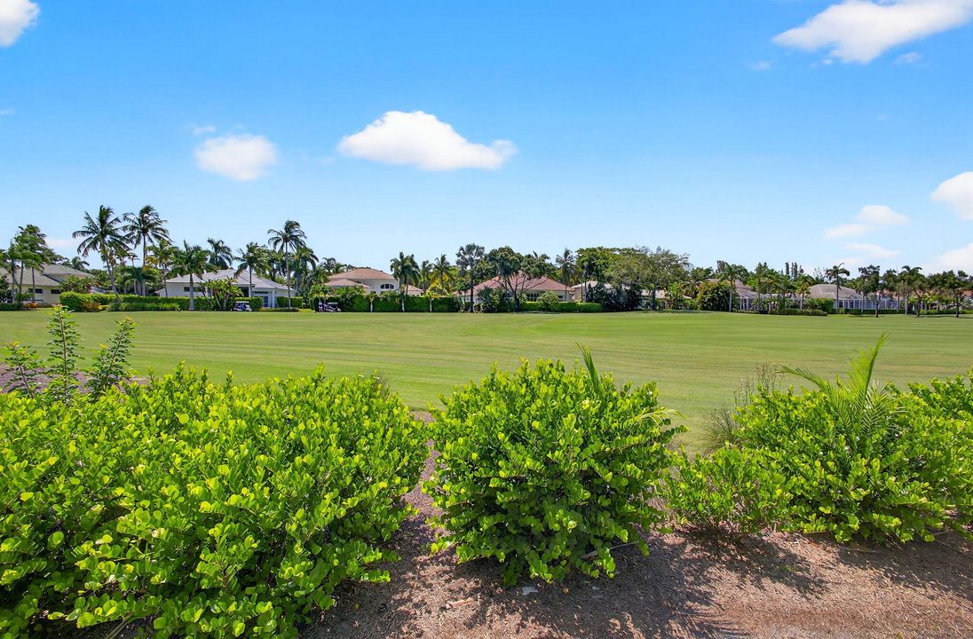 For Sale: $1,750,000 (4 beds, 4 baths, 3797 Square Feet)