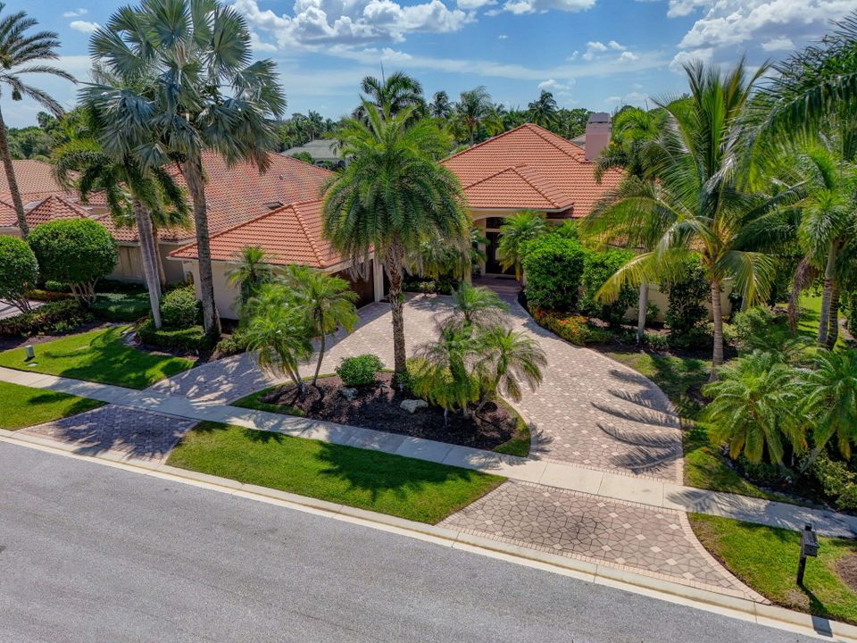 For Sale: $1,750,000 (4 beds, 4 baths, 3797 Square Feet)