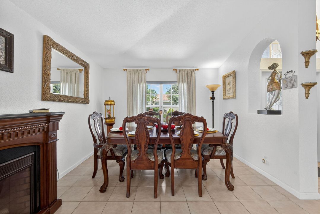 待售: $525,000 (3 贝兹, 2 浴室, 1742 平方英尺)