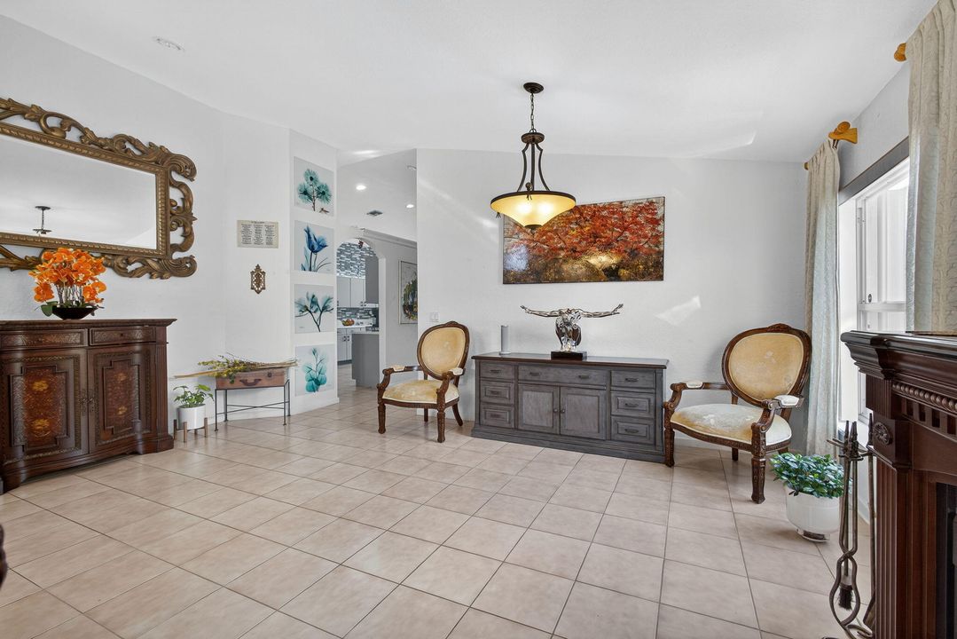 待售: $525,000 (3 贝兹, 2 浴室, 1742 平方英尺)