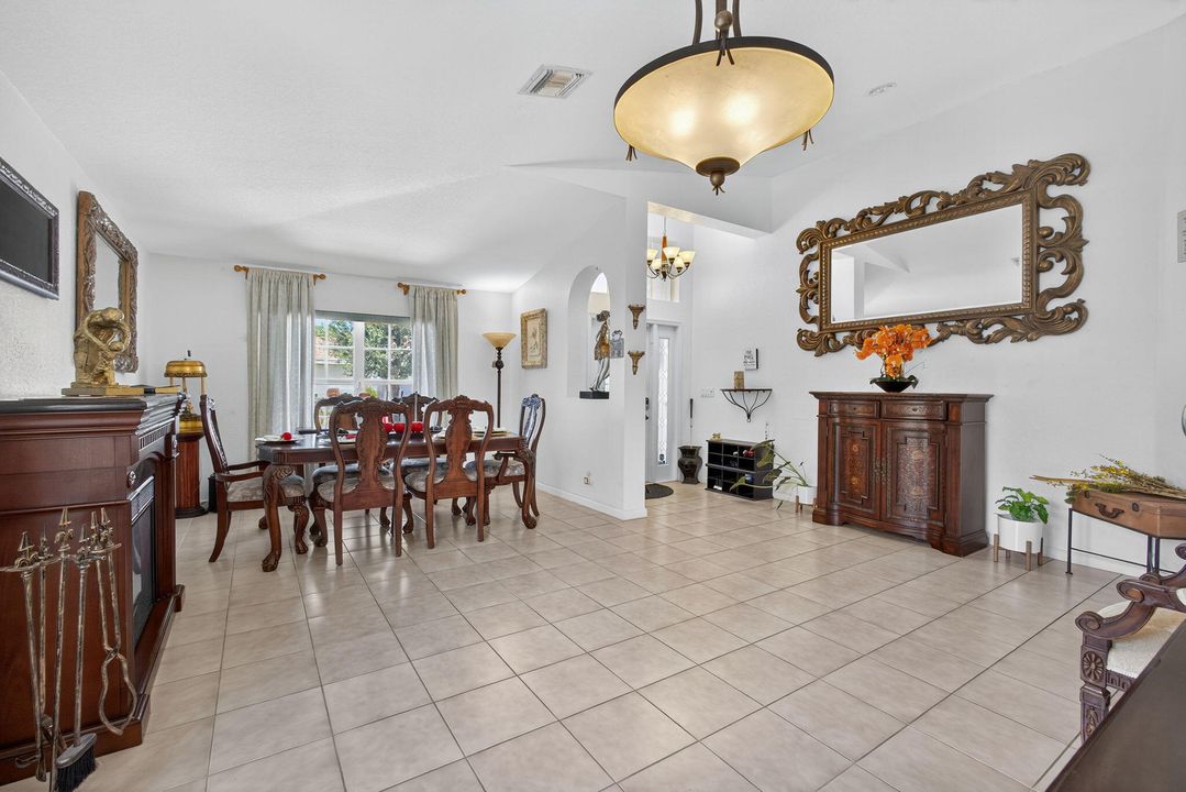 待售: $525,000 (3 贝兹, 2 浴室, 1742 平方英尺)