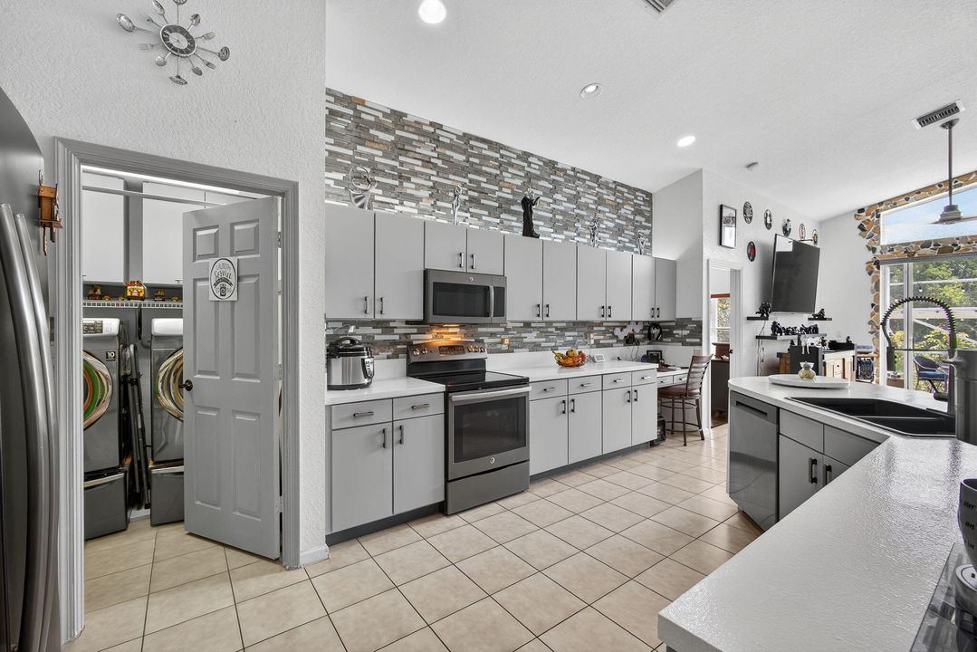 待售: $525,000 (3 贝兹, 2 浴室, 1742 平方英尺)