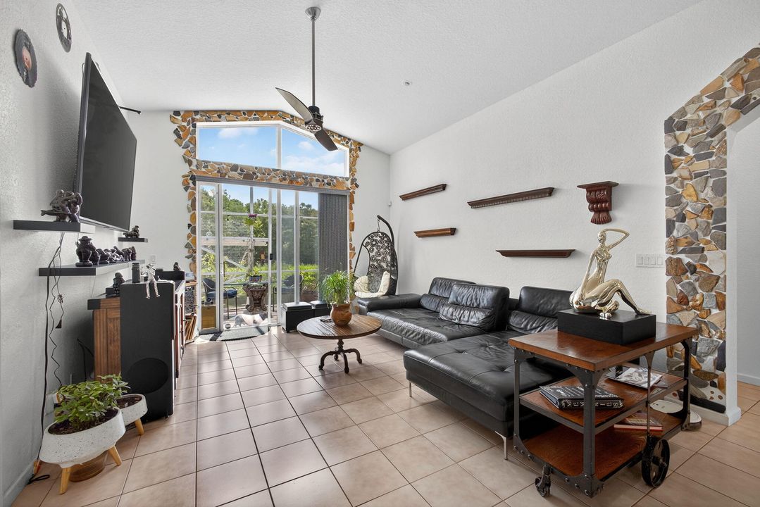 待售: $525,000 (3 贝兹, 2 浴室, 1742 平方英尺)