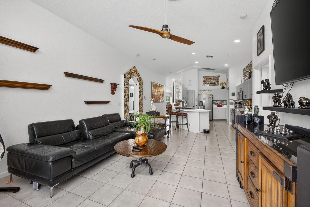 待售: $525,000 (3 贝兹, 2 浴室, 1742 平方英尺)