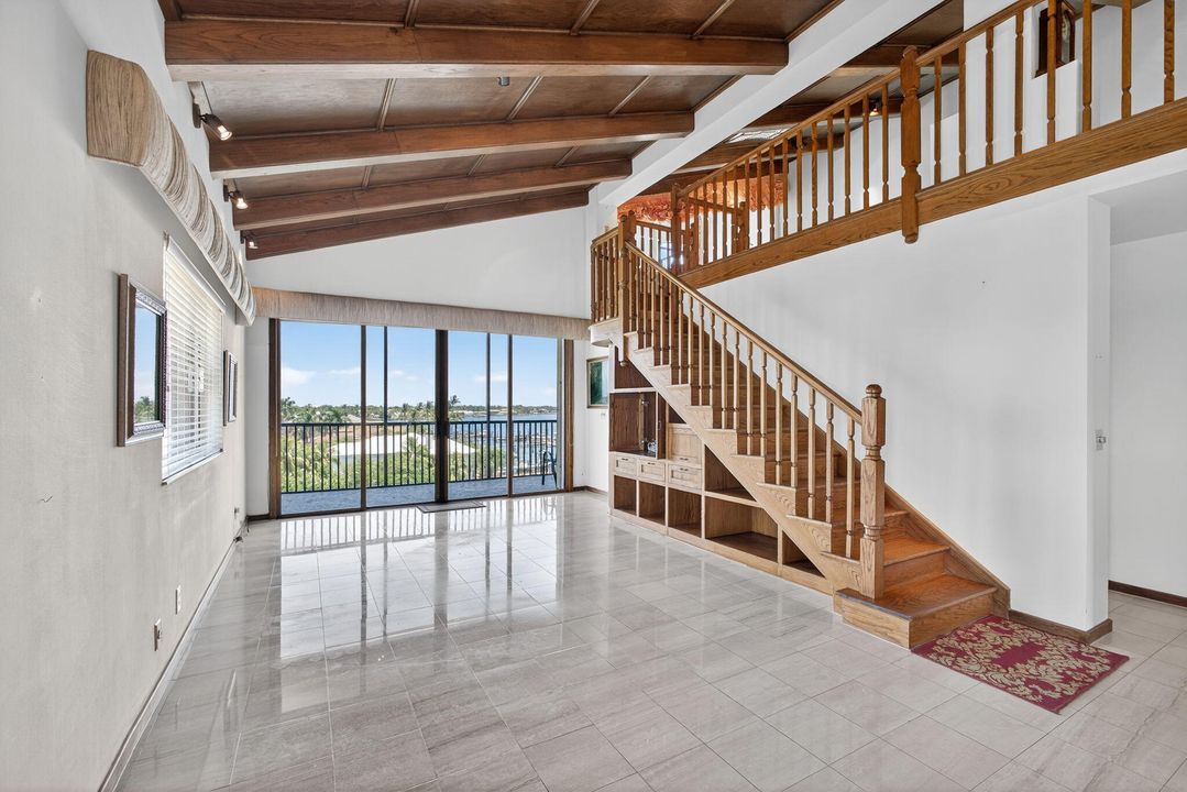 Active With Contract: $675,000 (2 beds, 2 baths, 1935 Square Feet)