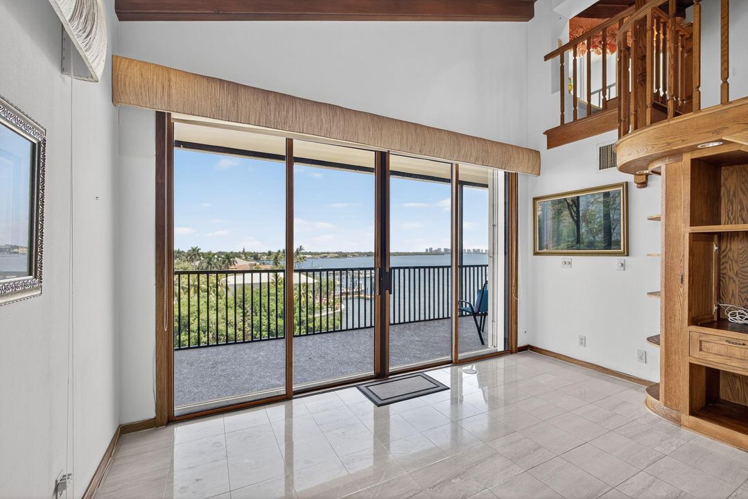 Active With Contract: $675,000 (2 beds, 2 baths, 1935 Square Feet)