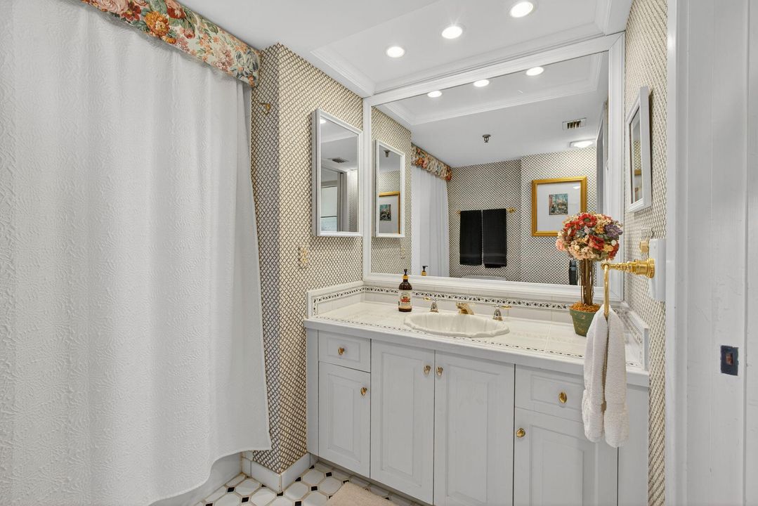 Active With Contract: $675,000 (2 beds, 2 baths, 1935 Square Feet)