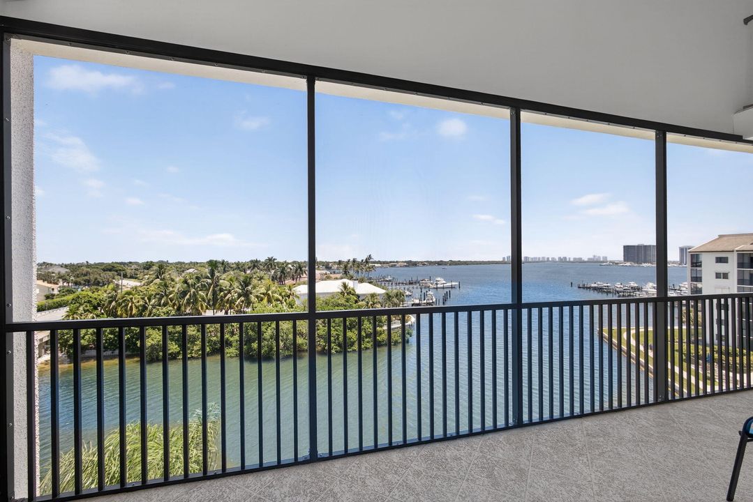 Active With Contract: $675,000 (2 beds, 2 baths, 1935 Square Feet)