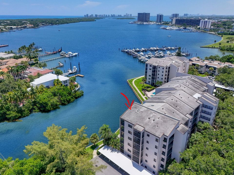 Active With Contract: $675,000 (2 beds, 2 baths, 1935 Square Feet)