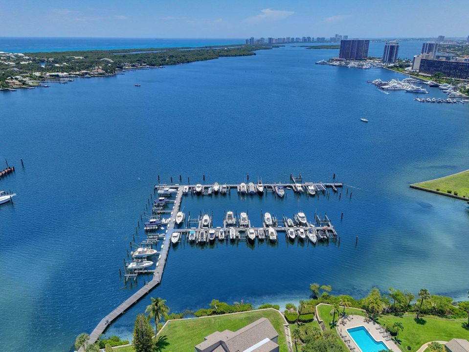 Active With Contract: $675,000 (2 beds, 2 baths, 1935 Square Feet)