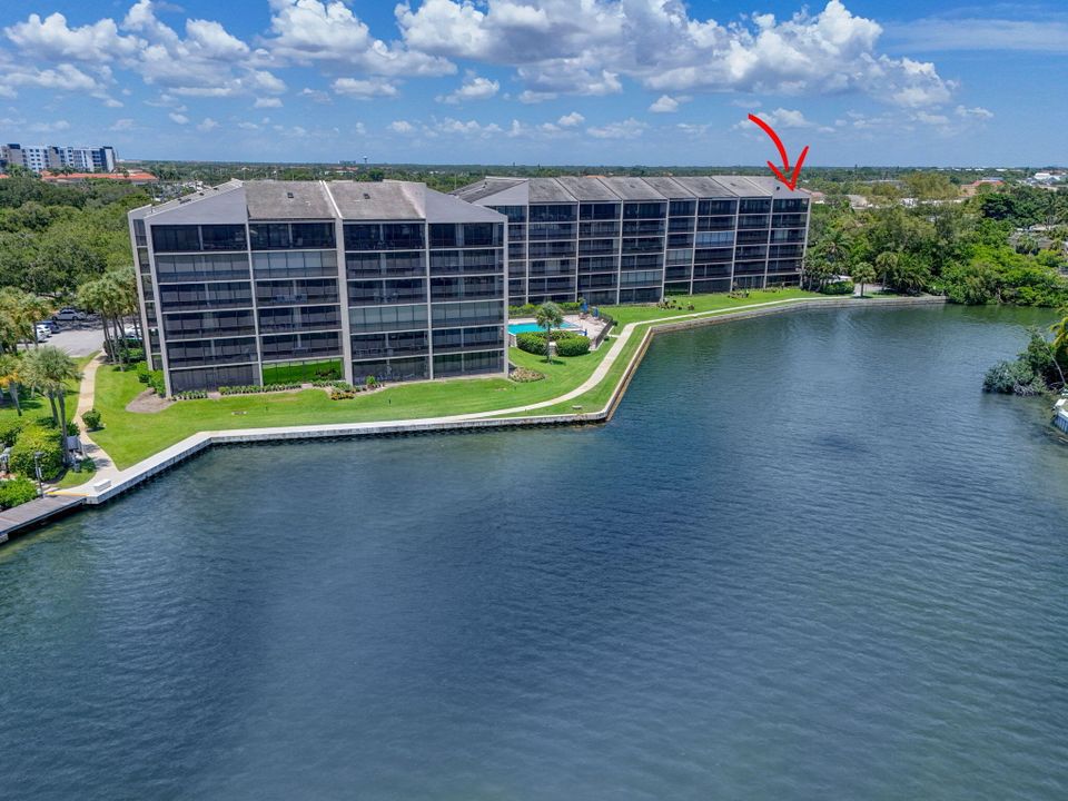 Active With Contract: $675,000 (2 beds, 2 baths, 1935 Square Feet)