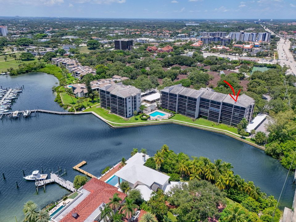 Active With Contract: $675,000 (2 beds, 2 baths, 1935 Square Feet)