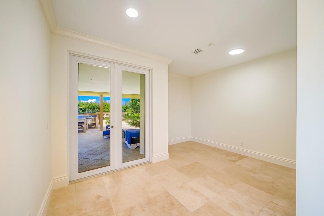 For Sale: $2,999,000 (4 beds, 4 baths, 3557 Square Feet)