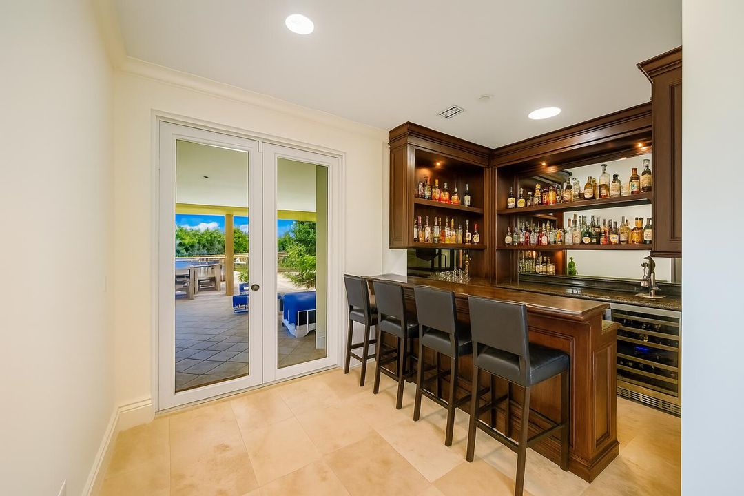 For Sale: $2,999,000 (4 beds, 4 baths, 3557 Square Feet)