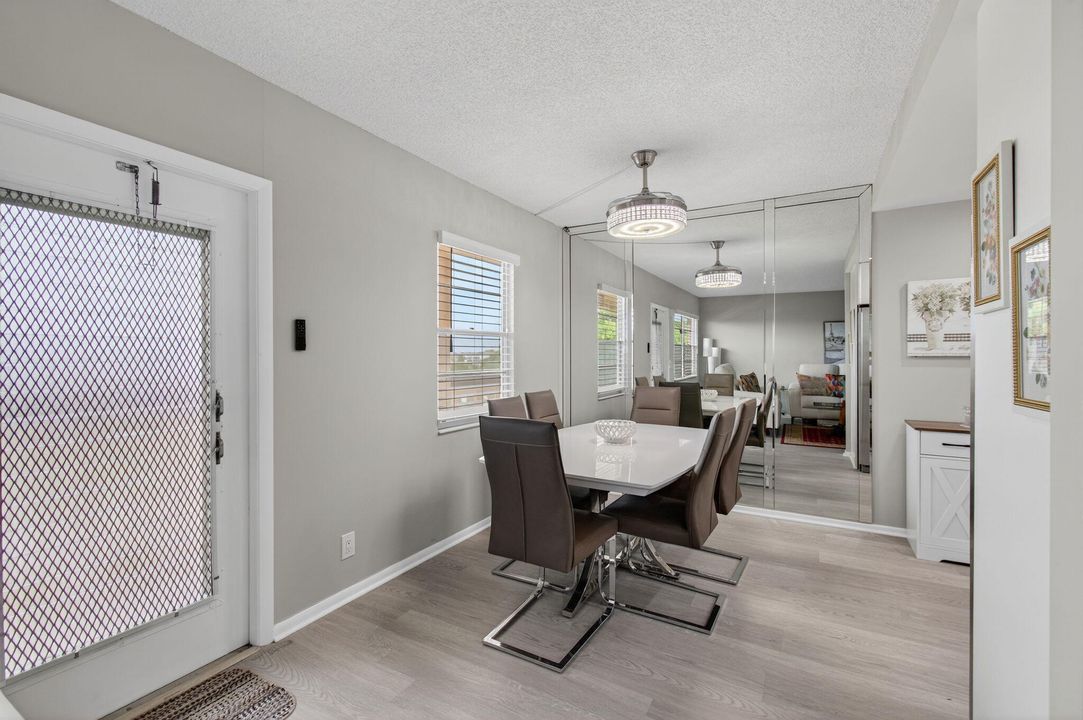 Active With Contract: $249,000 (2 beds, 2 baths, 896 Square Feet)