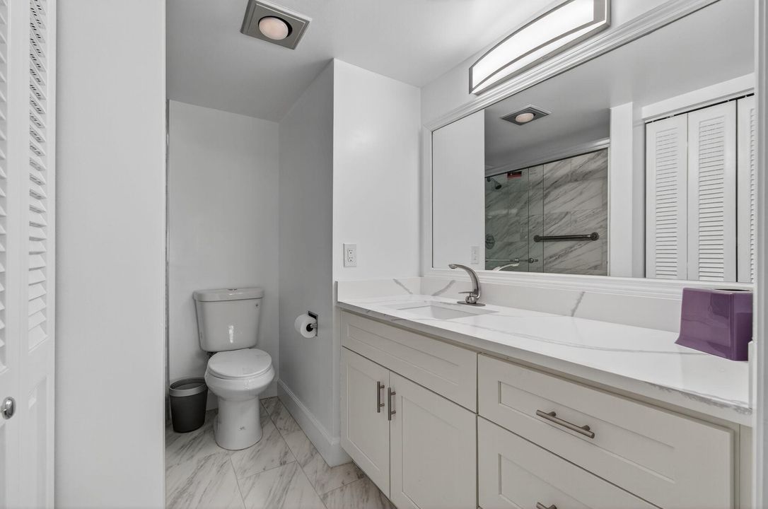 Active With Contract: $249,000 (2 beds, 2 baths, 896 Square Feet)