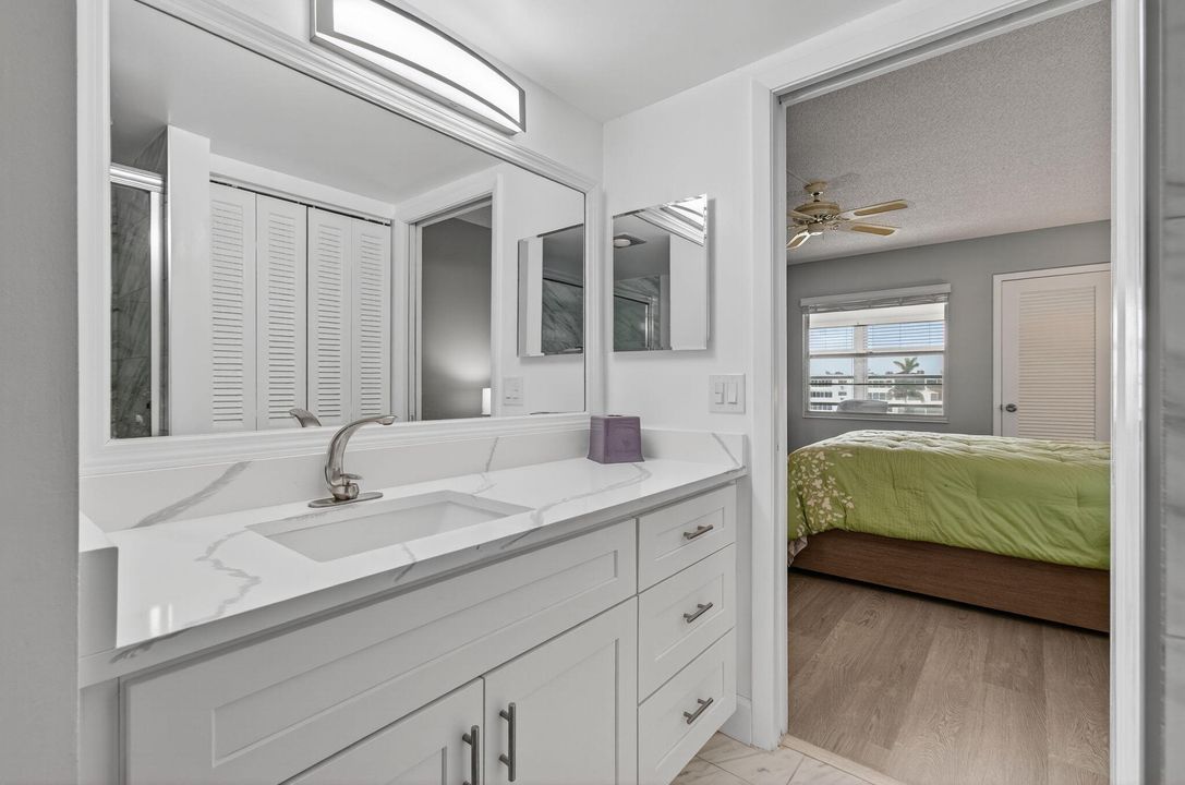 Active With Contract: $249,000 (2 beds, 2 baths, 896 Square Feet)