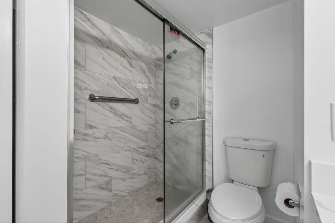 Active With Contract: $249,000 (2 beds, 2 baths, 896 Square Feet)