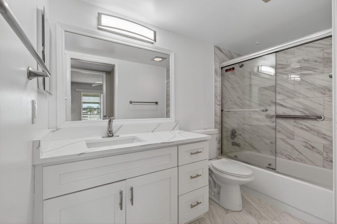 Active With Contract: $249,000 (2 beds, 2 baths, 896 Square Feet)