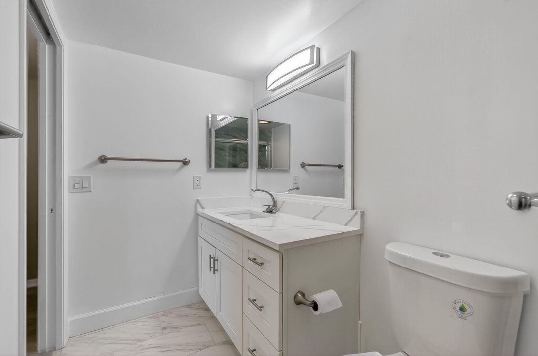 Active With Contract: $249,000 (2 beds, 2 baths, 896 Square Feet)