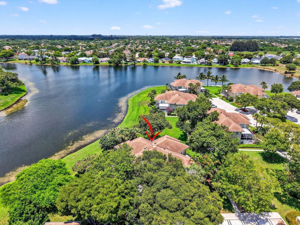 For Sale: $350,000 (2 beds, 2 baths, 1374 Square Feet)