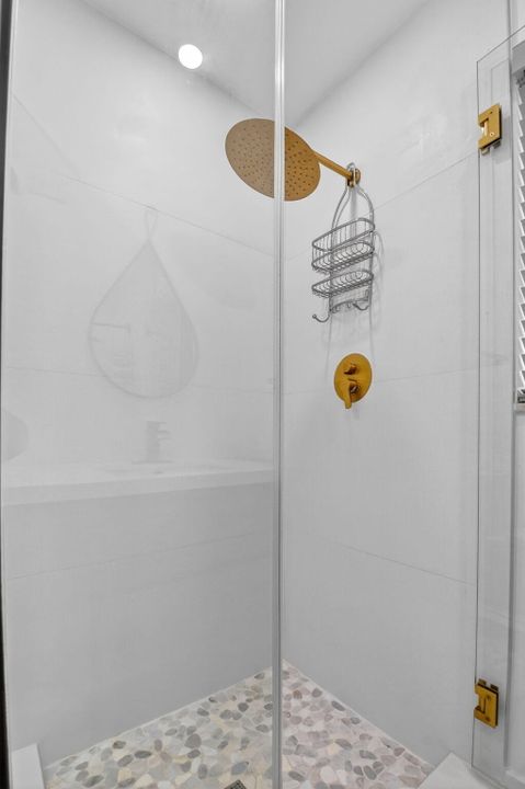 For Sale: $350,000 (2 beds, 2 baths, 1374 Square Feet)