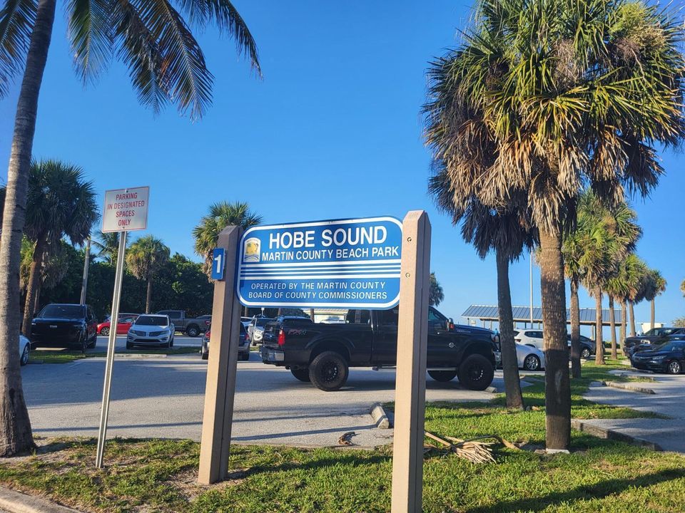 合同活跃: $465,000 (4 贝兹, 2 浴室, 1867 平方英尺)